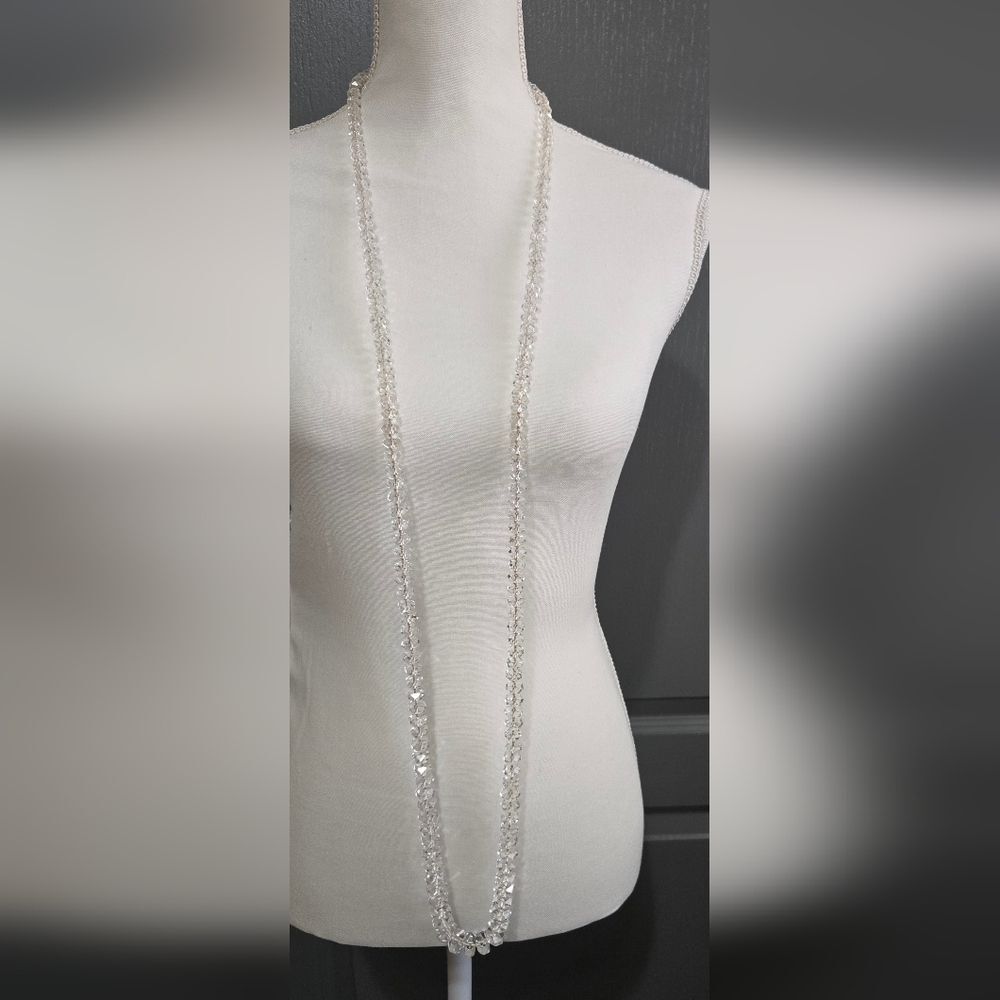Elegant Vintage Crystal-Like Beaded Necklace - Picture 3 of 3